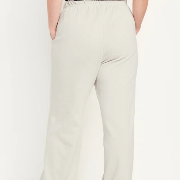 NWT OLD NAVY Extra High-Waisted Fleece Pants Color: WISH BONE - Picture 6 of 7